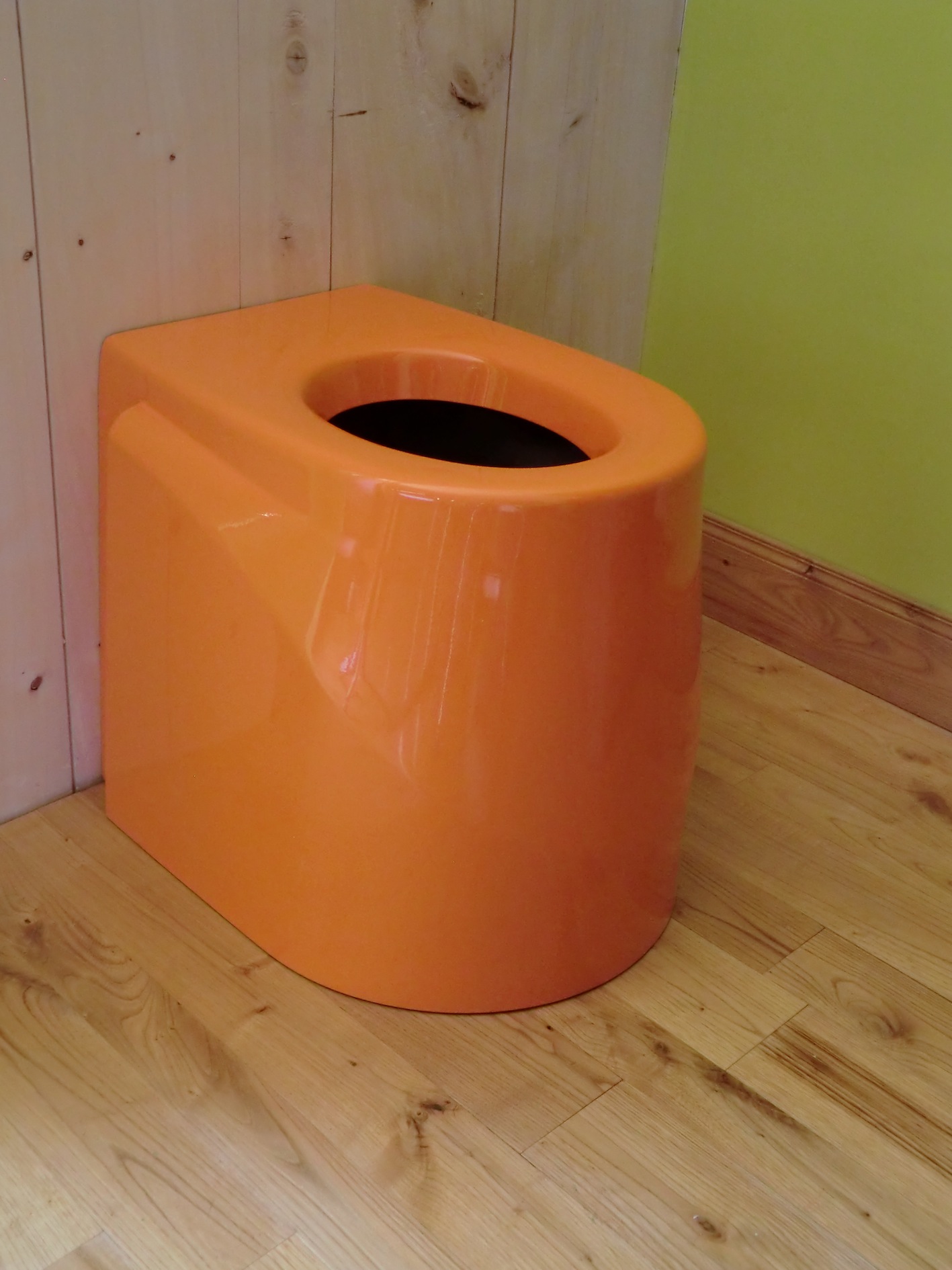 Toilette sèche Ecodomeo Néodyme orange 2